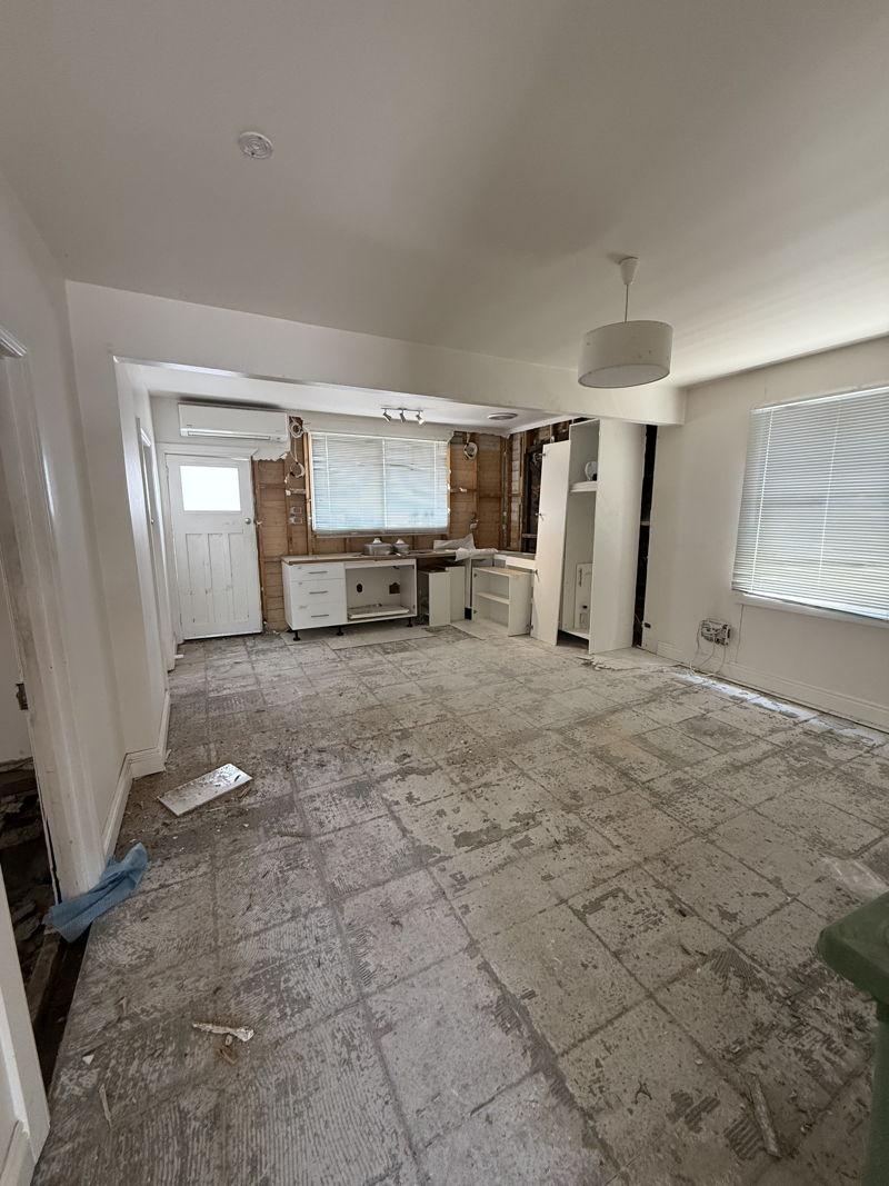 Kitchen before renovation in Melbourne home